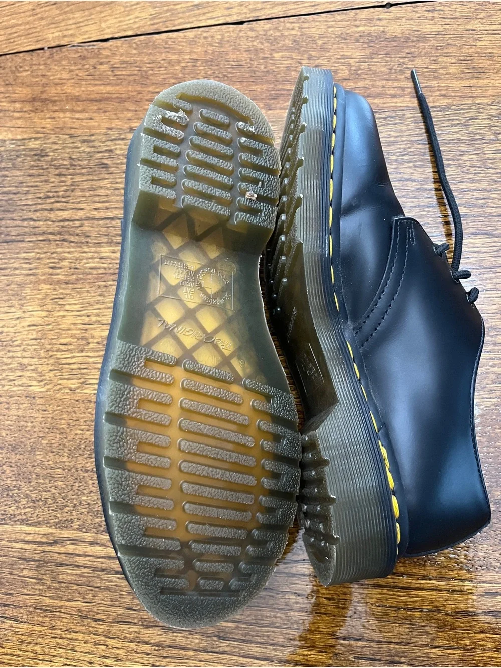 LIKE NEW Dr Martens Casual Oxford Shoes